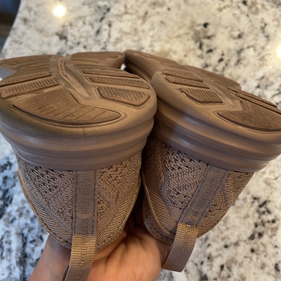 APL:Techloom Phantom Almond - Picture 5 of 6